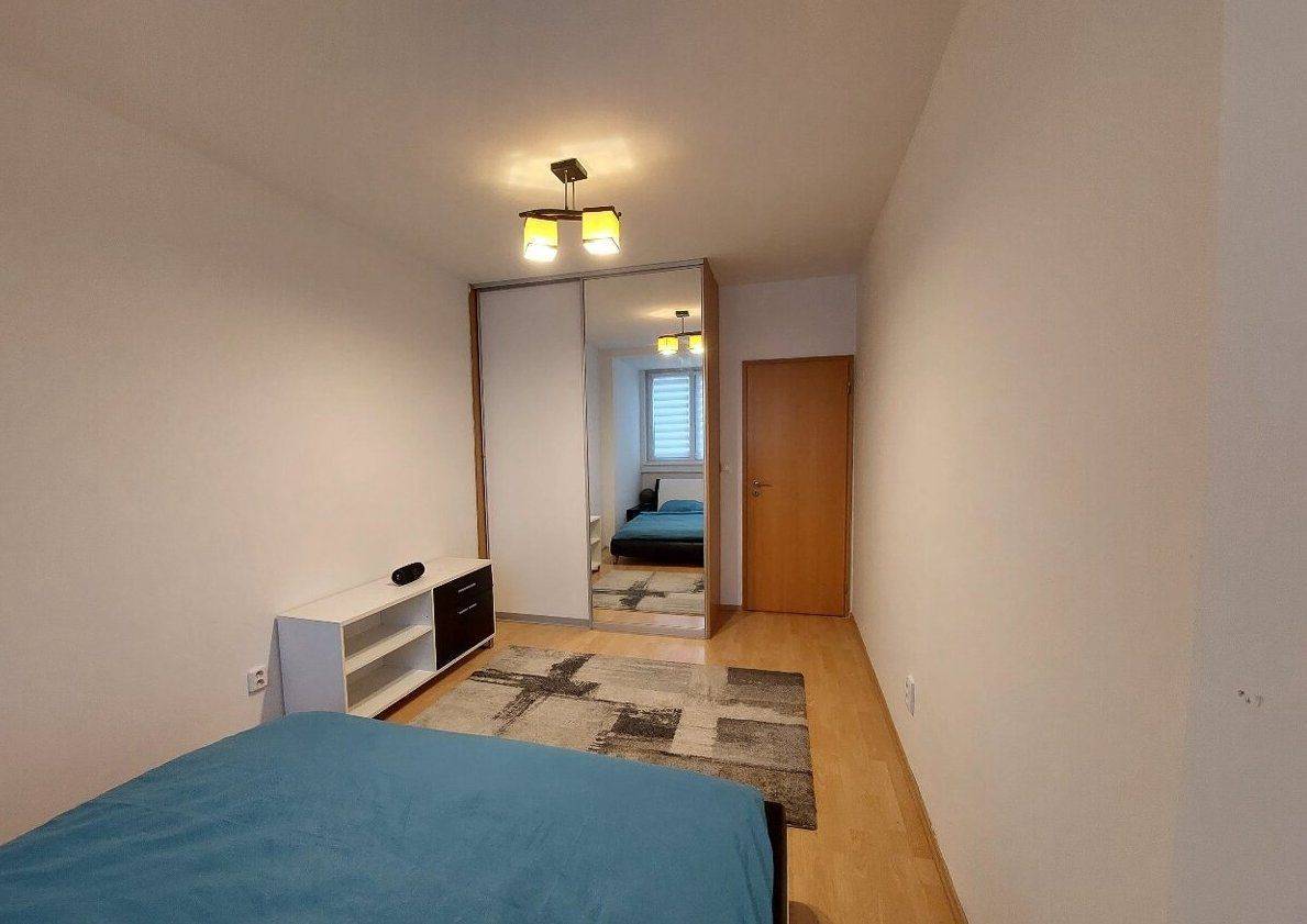 Pôvodne 4 izbový byt, prerobený na dva 2- izb byty na ulici WOLKROVA