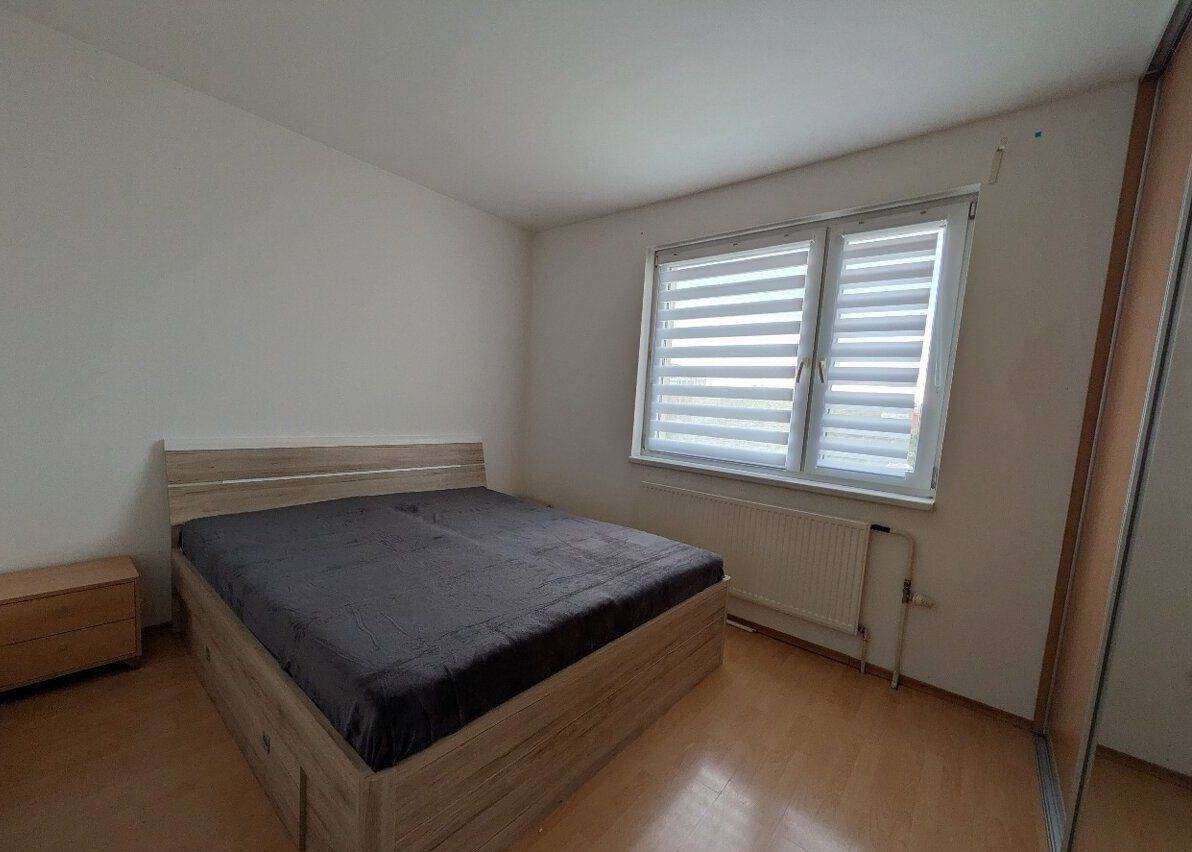 Pôvodne 4 izbový byt, prerobený na dva 2- izb byty na ulici WOLKROVA