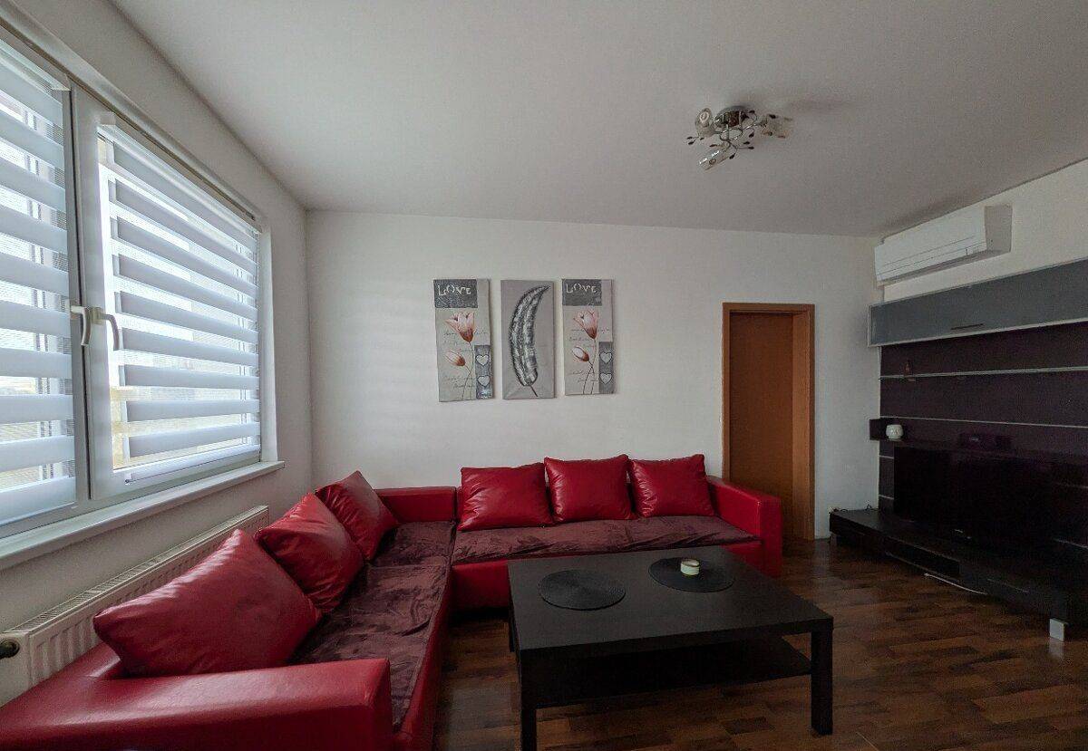 Pôvodne 4 izbový byt, prerobený na dva 2- izb byty na ulici WOLKROVA