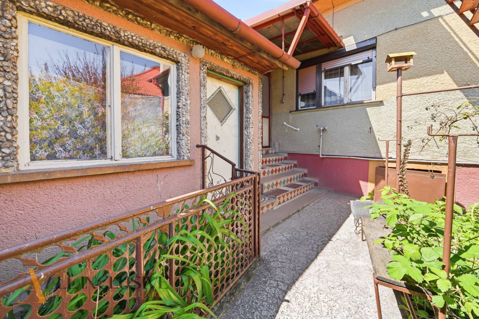 External property image