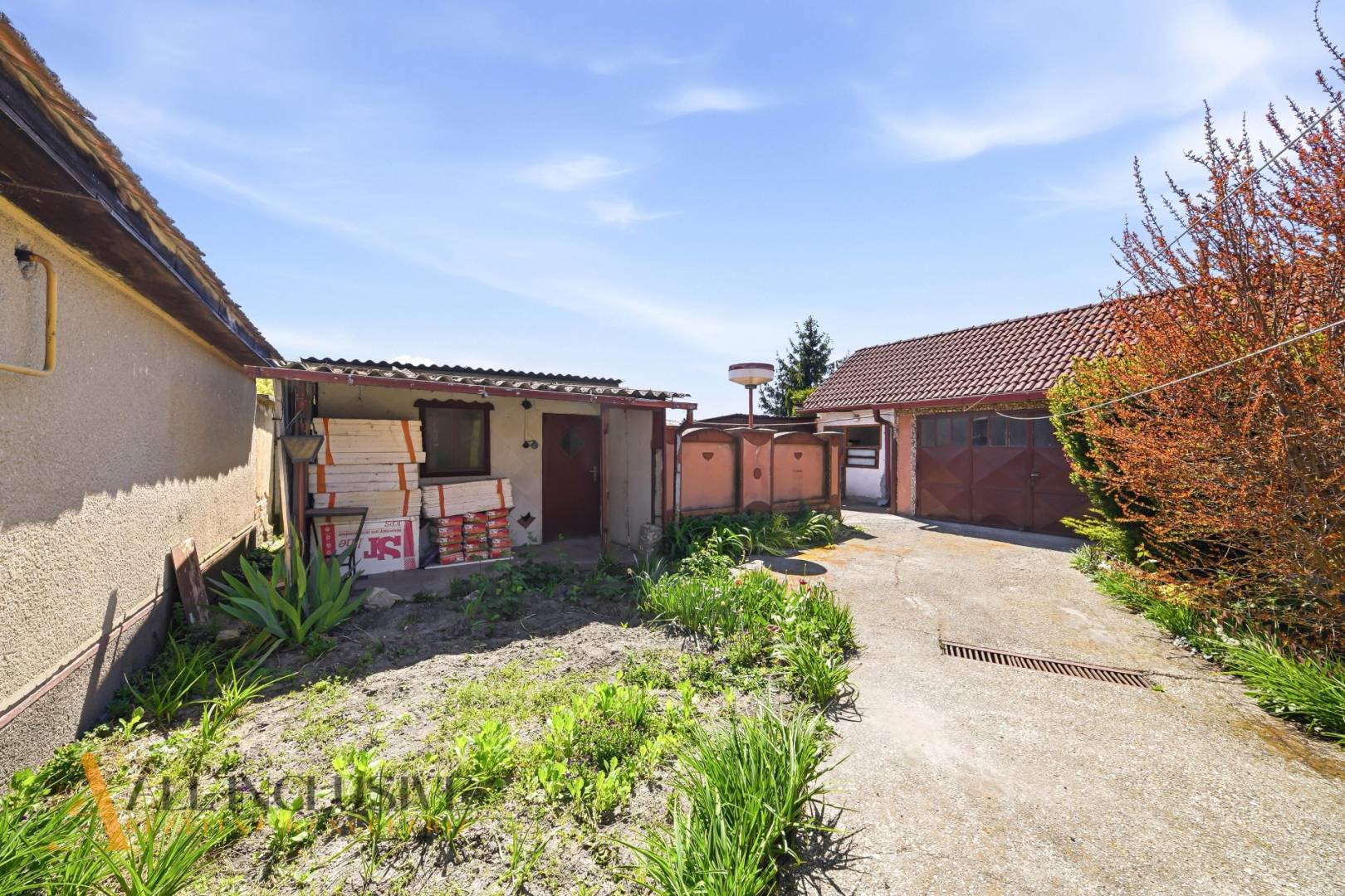 External property image