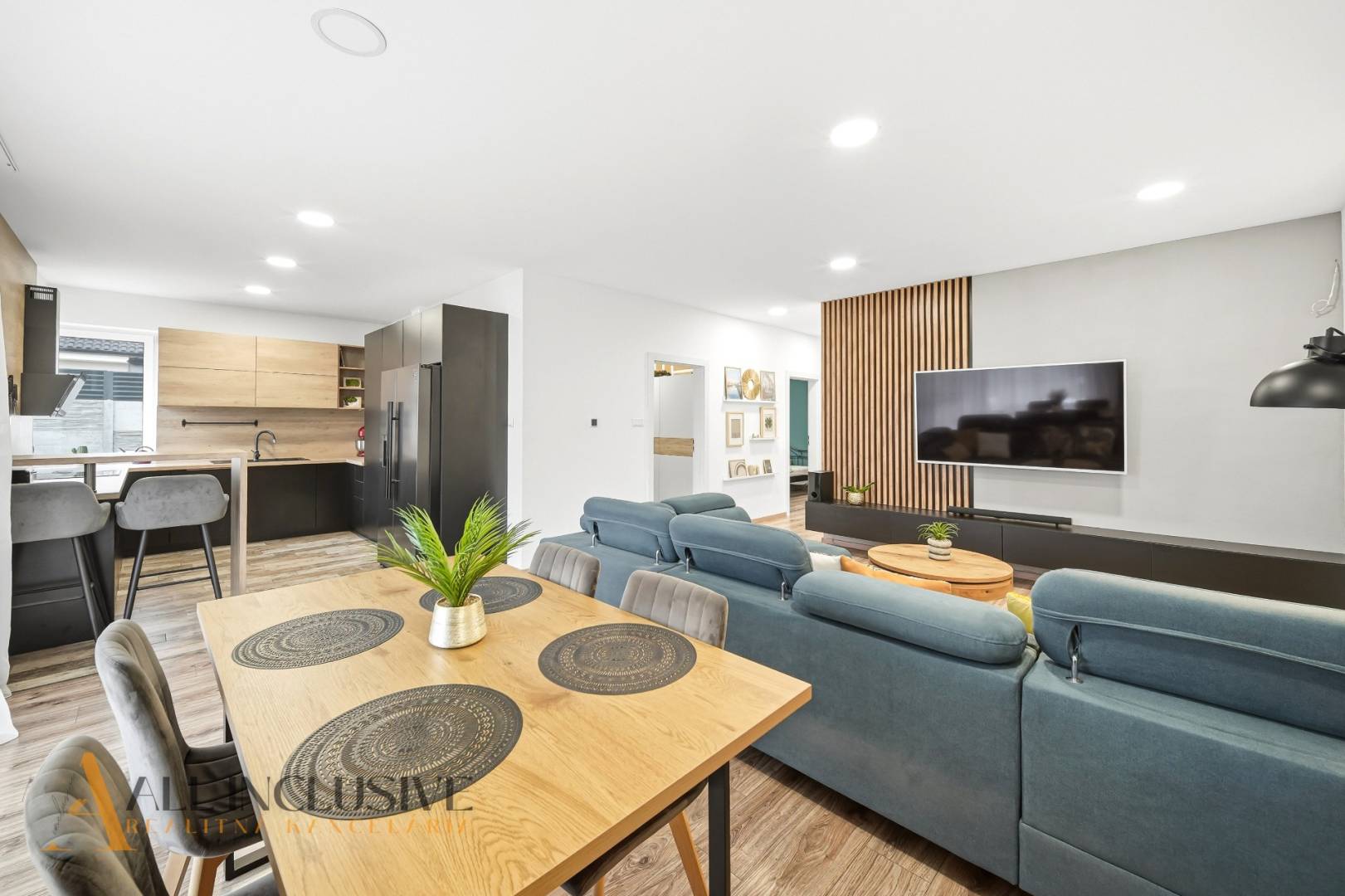 External property image