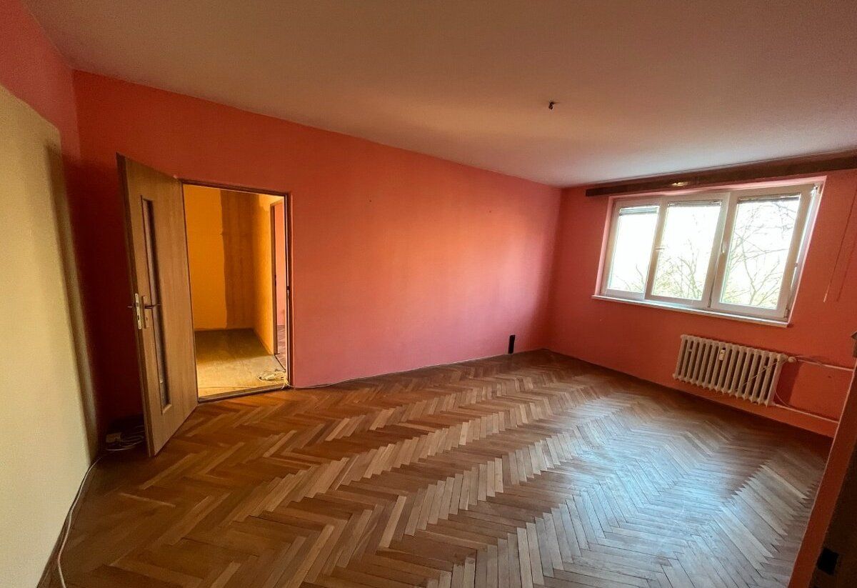 3 izb. byt v zelenej časti Ružinova (pri OC Retro)- na skok do centra