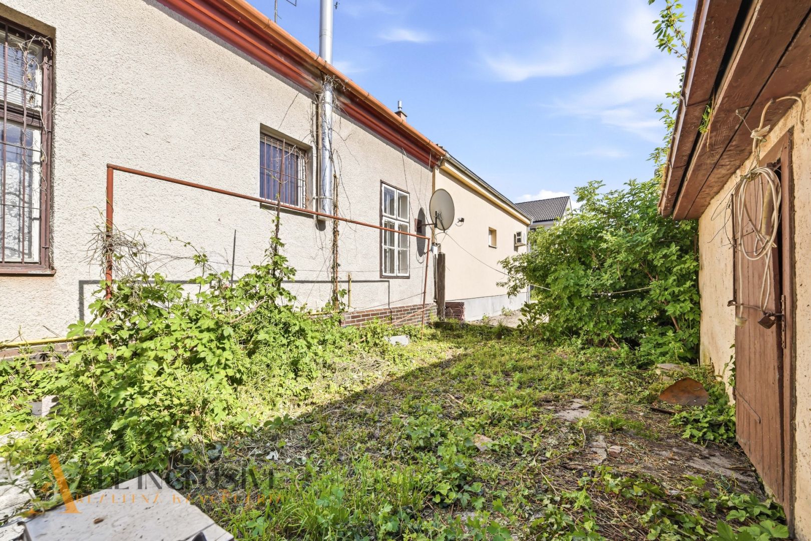External property image