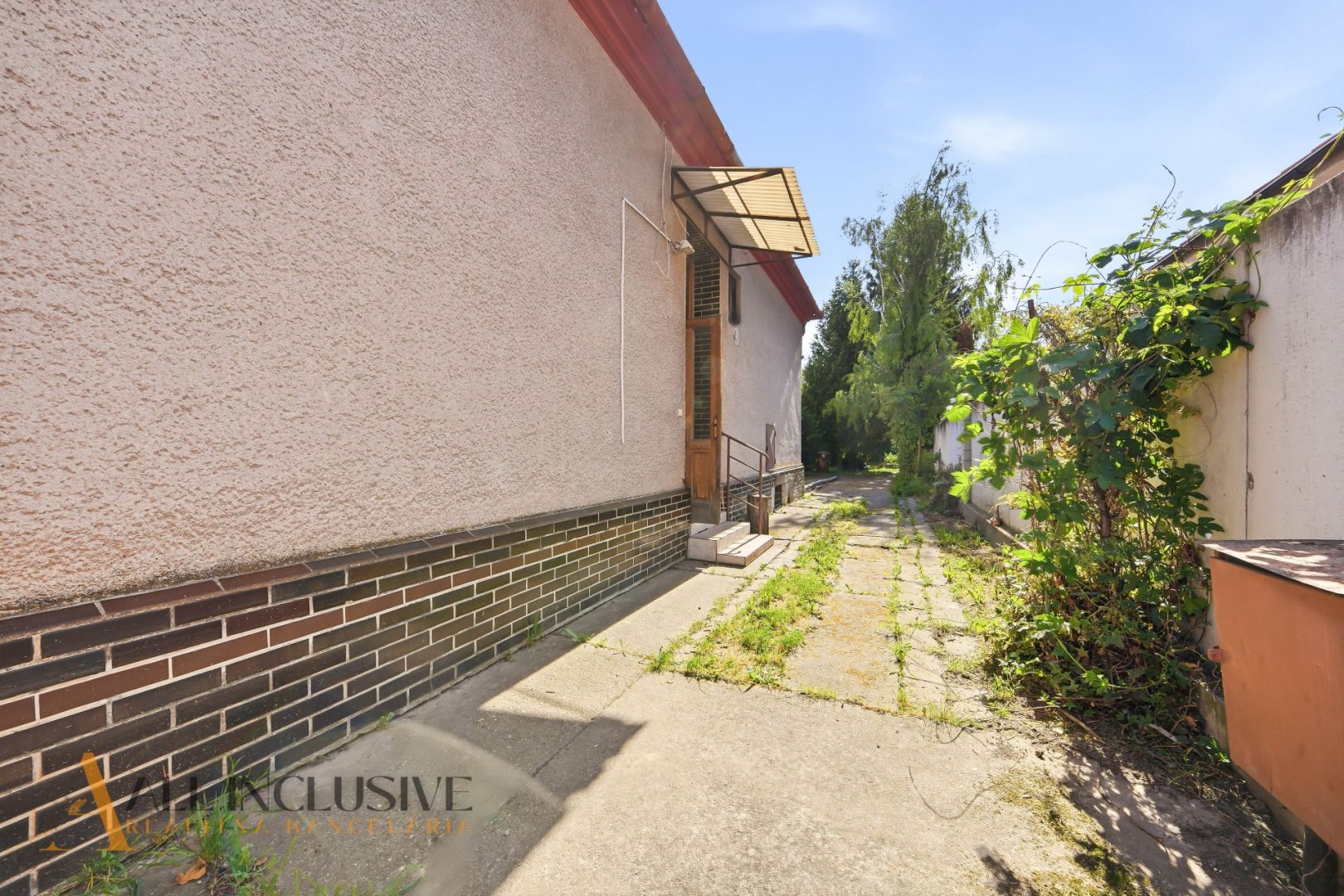 External property image
