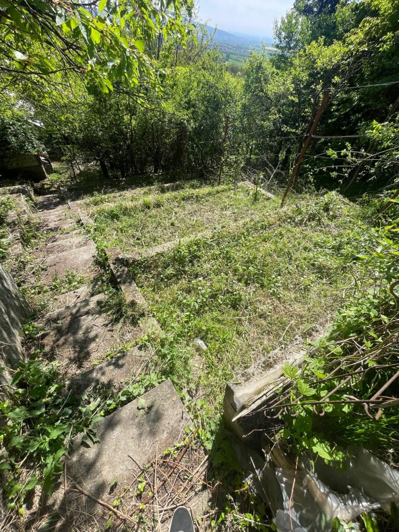 Rekreačná chata s pozemkom a panoramatickým výhľadom – Ovocinár