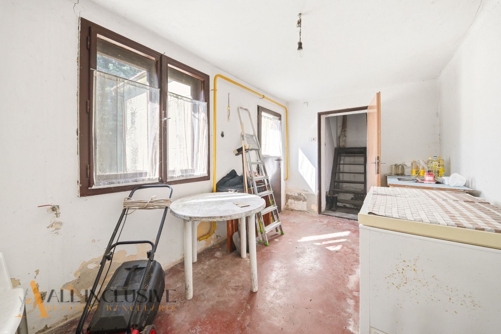 External property image
