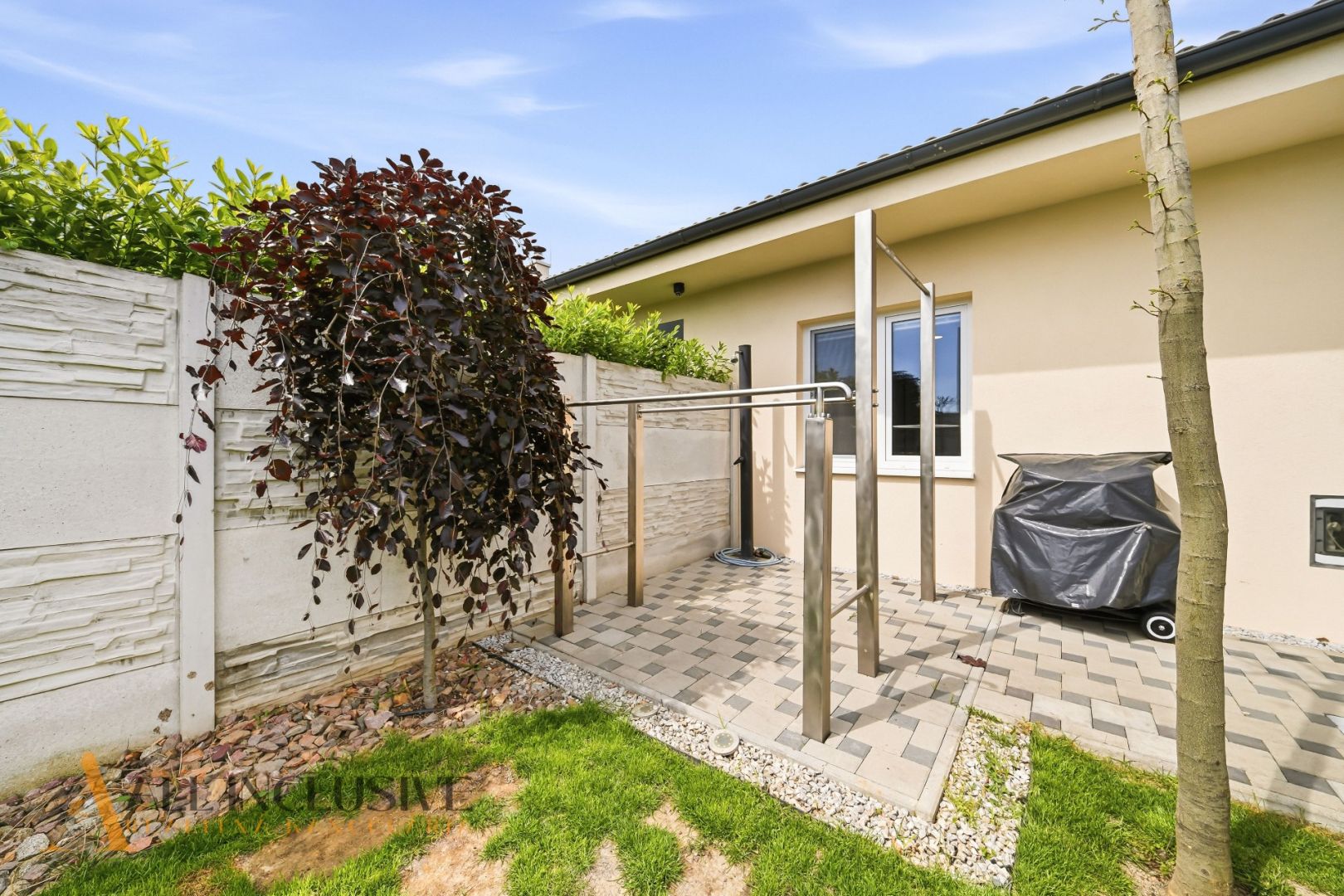 External property image