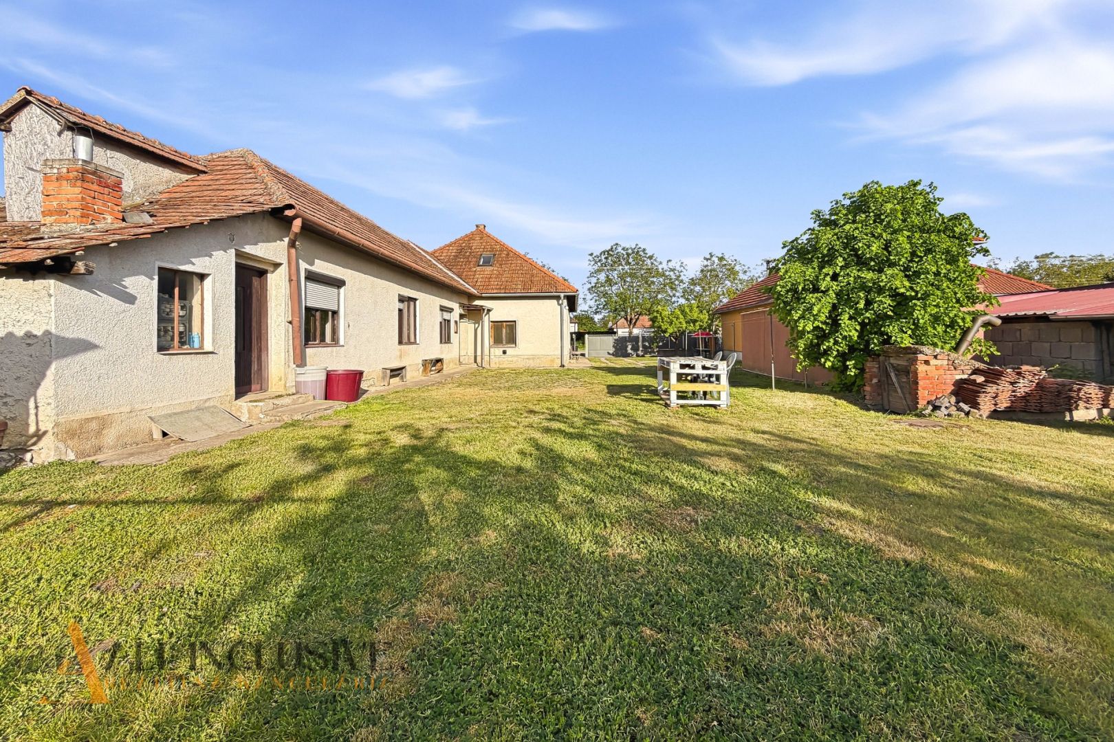 External property image