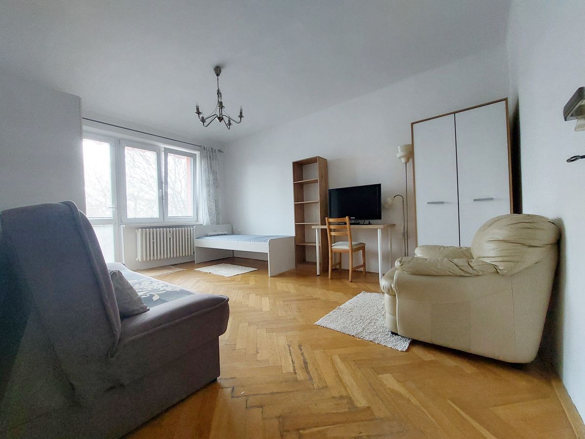 V tehlovom bytovom dome 2 izbový byt na ulici Trebišovská v Bratislave