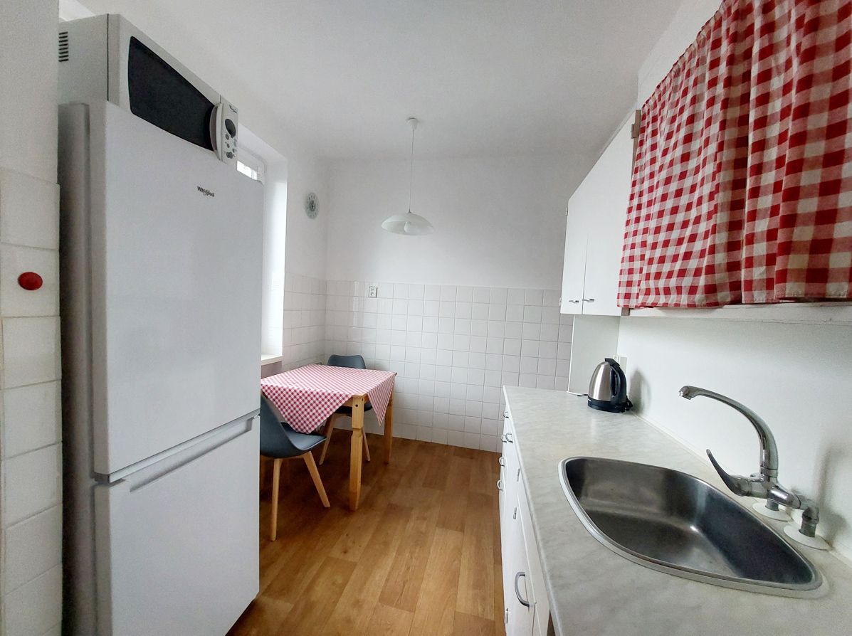 V tehlovom bytovom dome 2 izbový byt na ulici Trebišovská v Bratislave