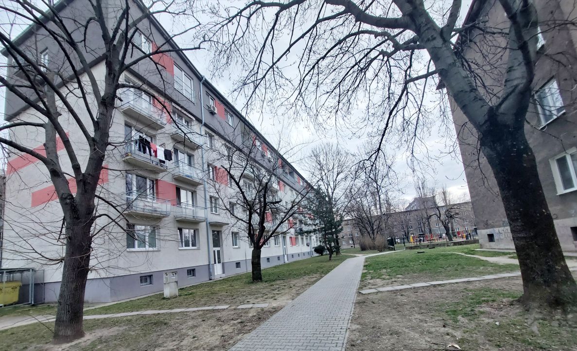 V tehlovom bytovom dome 2 izbový byt na ulici Trebišovská v Bratislave