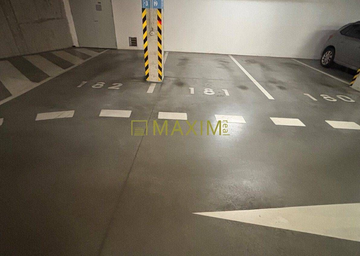 S garážovým státím 2 izbový byt na Jarabinkovej ulici v Bratislave