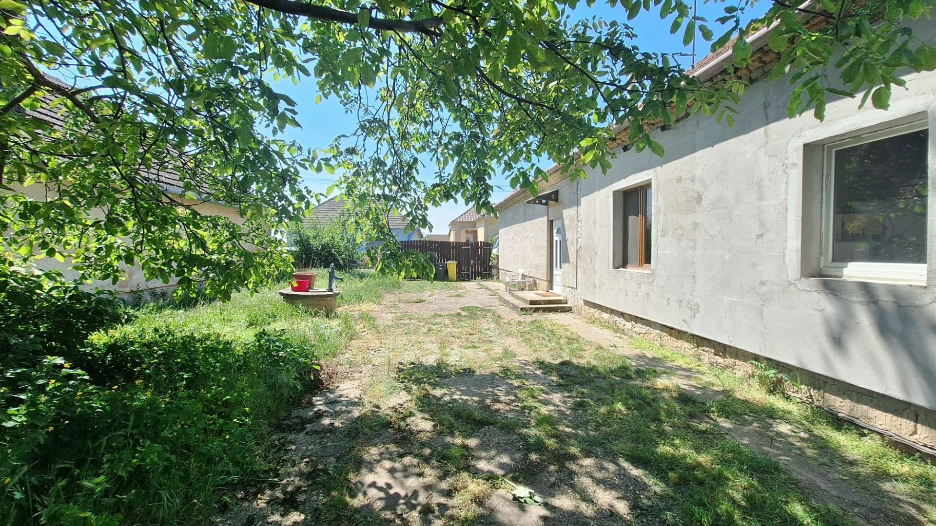 External property image