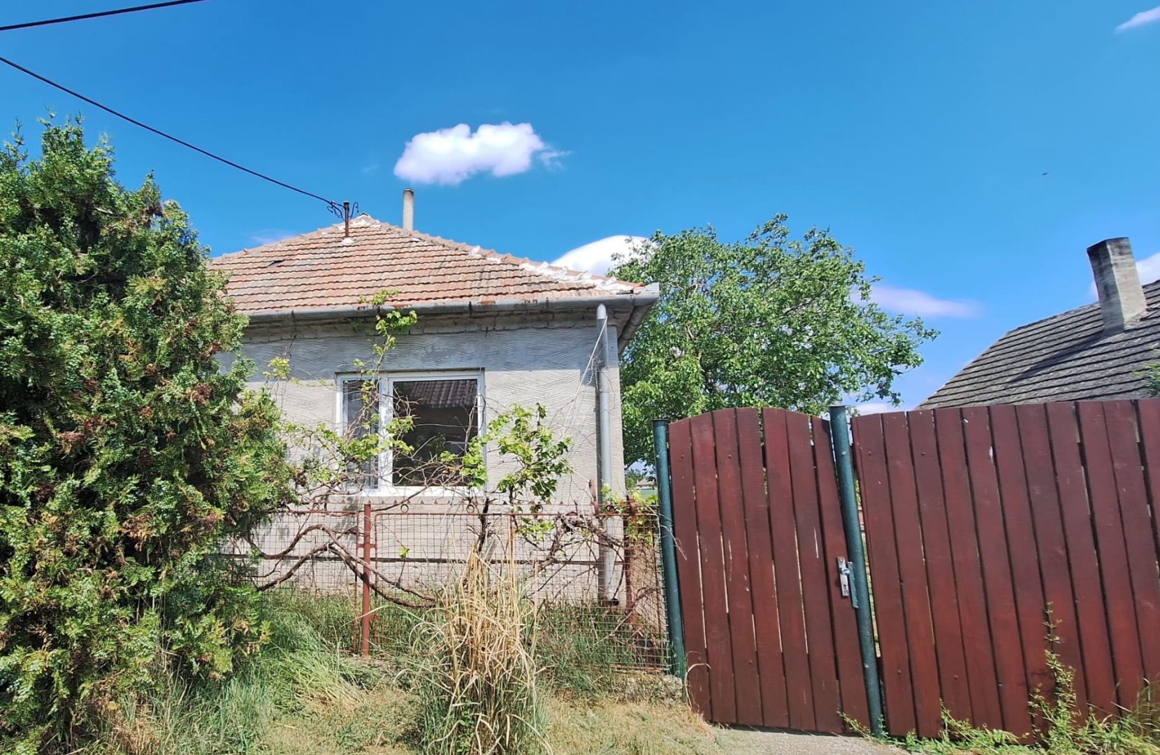 External property image