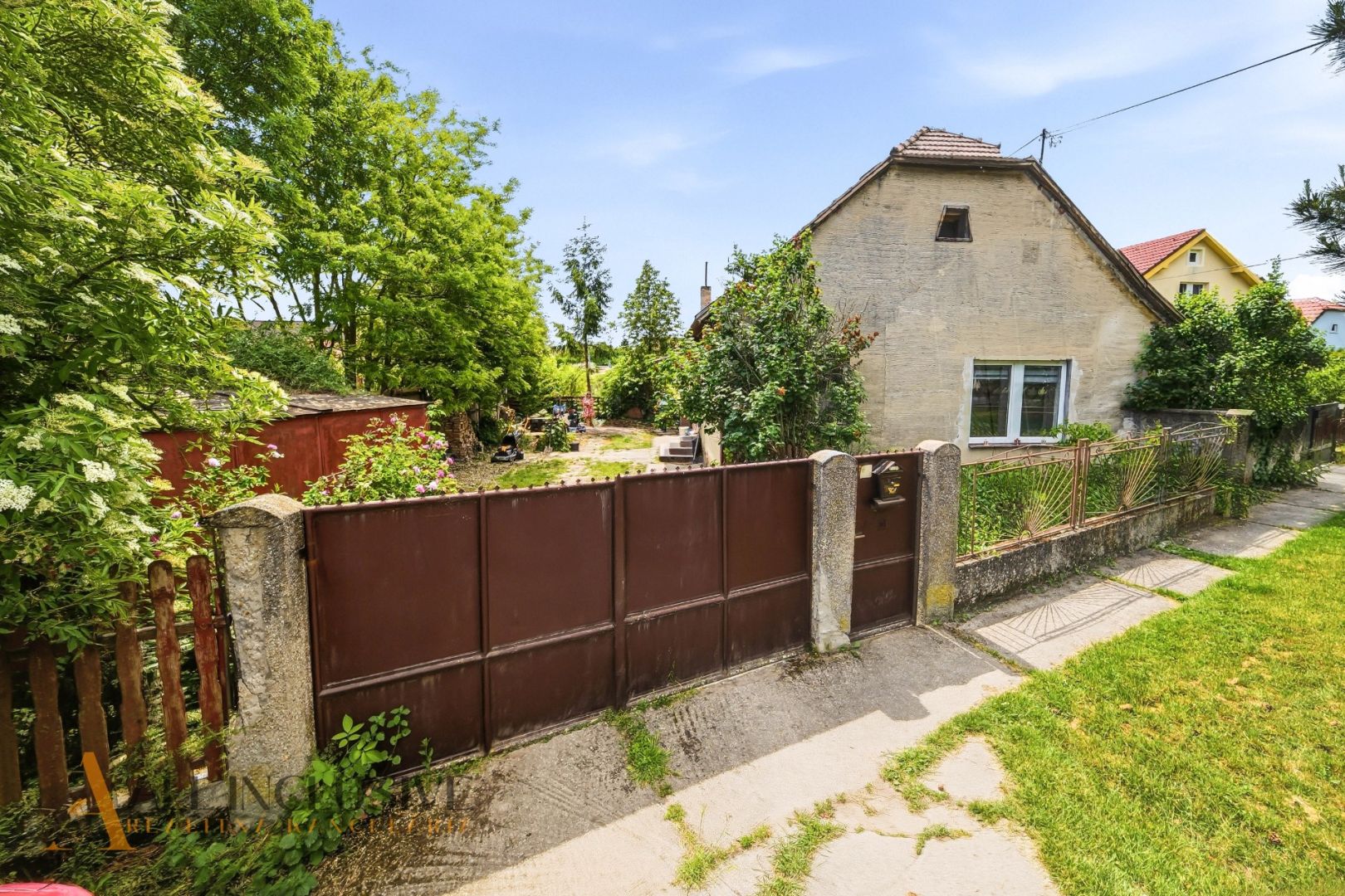 External property image