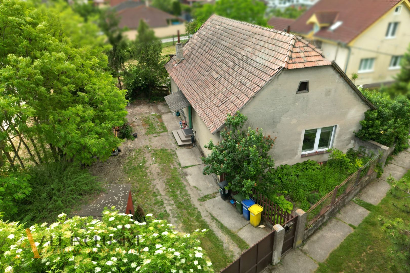 External property image