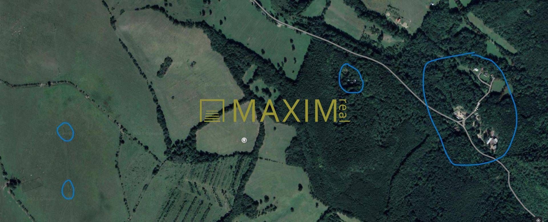 Slnečný takmer hektárový pozemok (9410m²) v k.ú. Kuchyňa s nádherným p