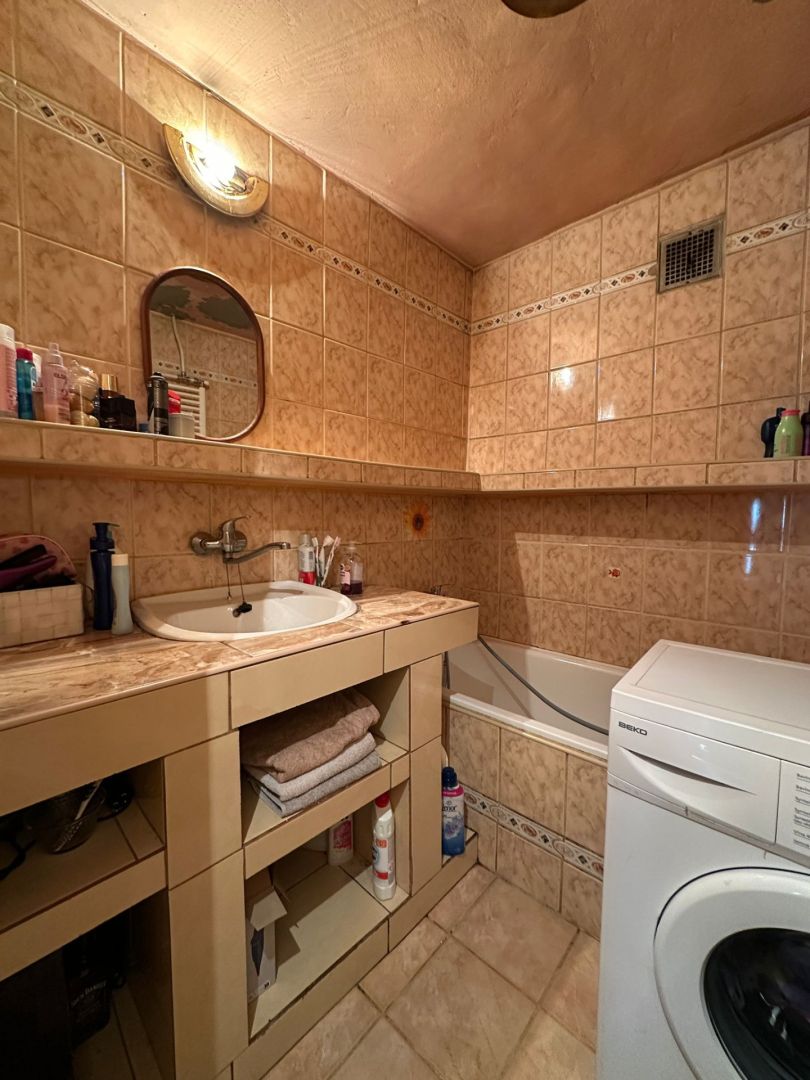 External property image
