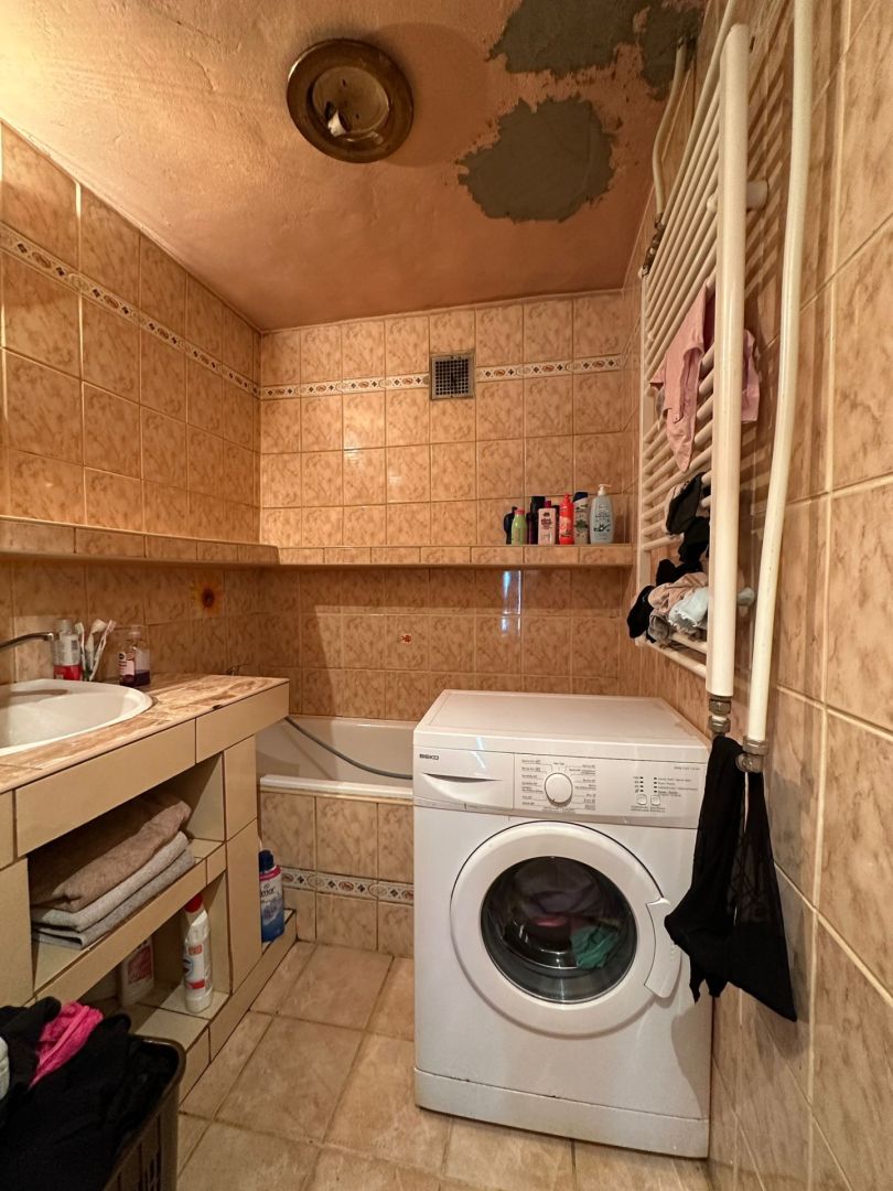 External property image