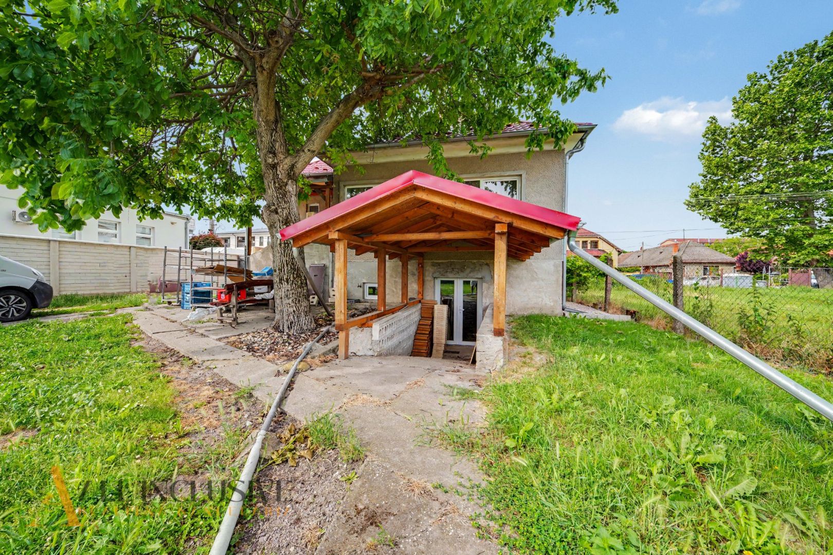 External property image