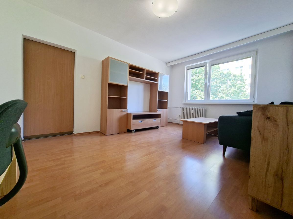 V pôvodnom stave 2 izbový byt na Mamateyovej ul. v Bratislave