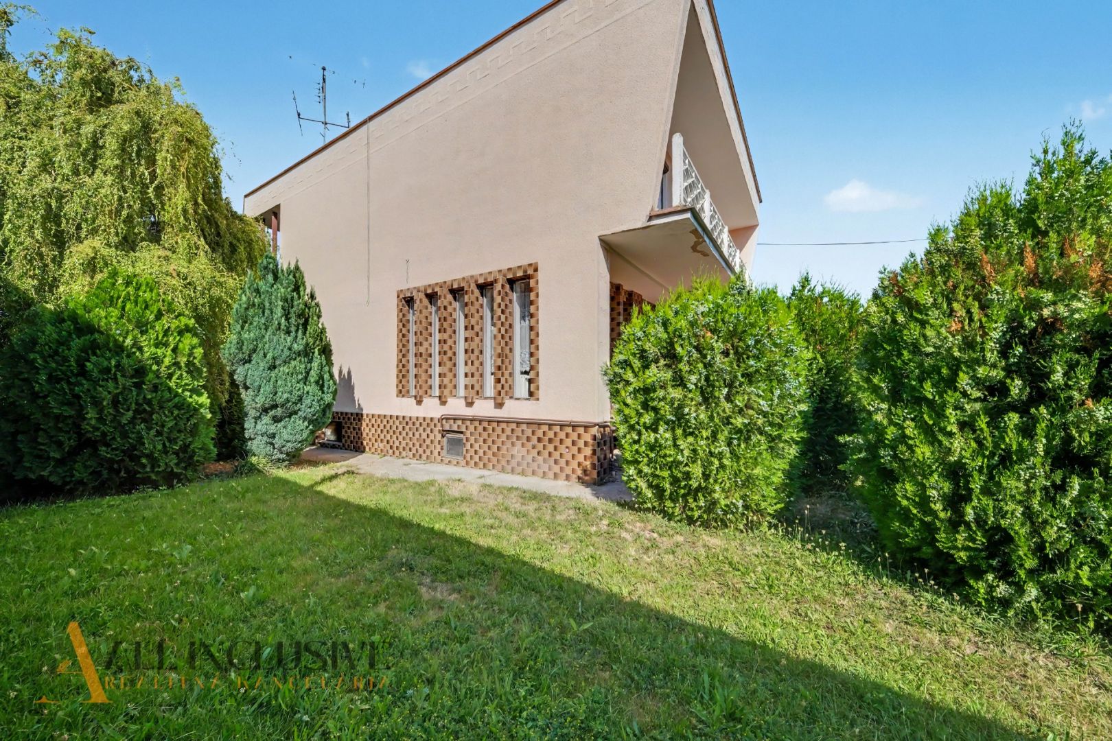 External property image