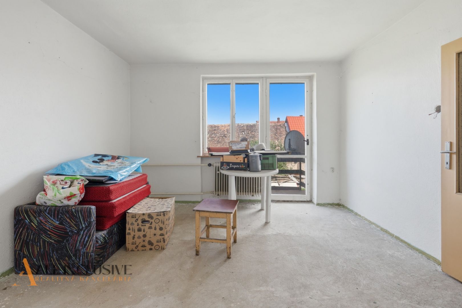 External property image