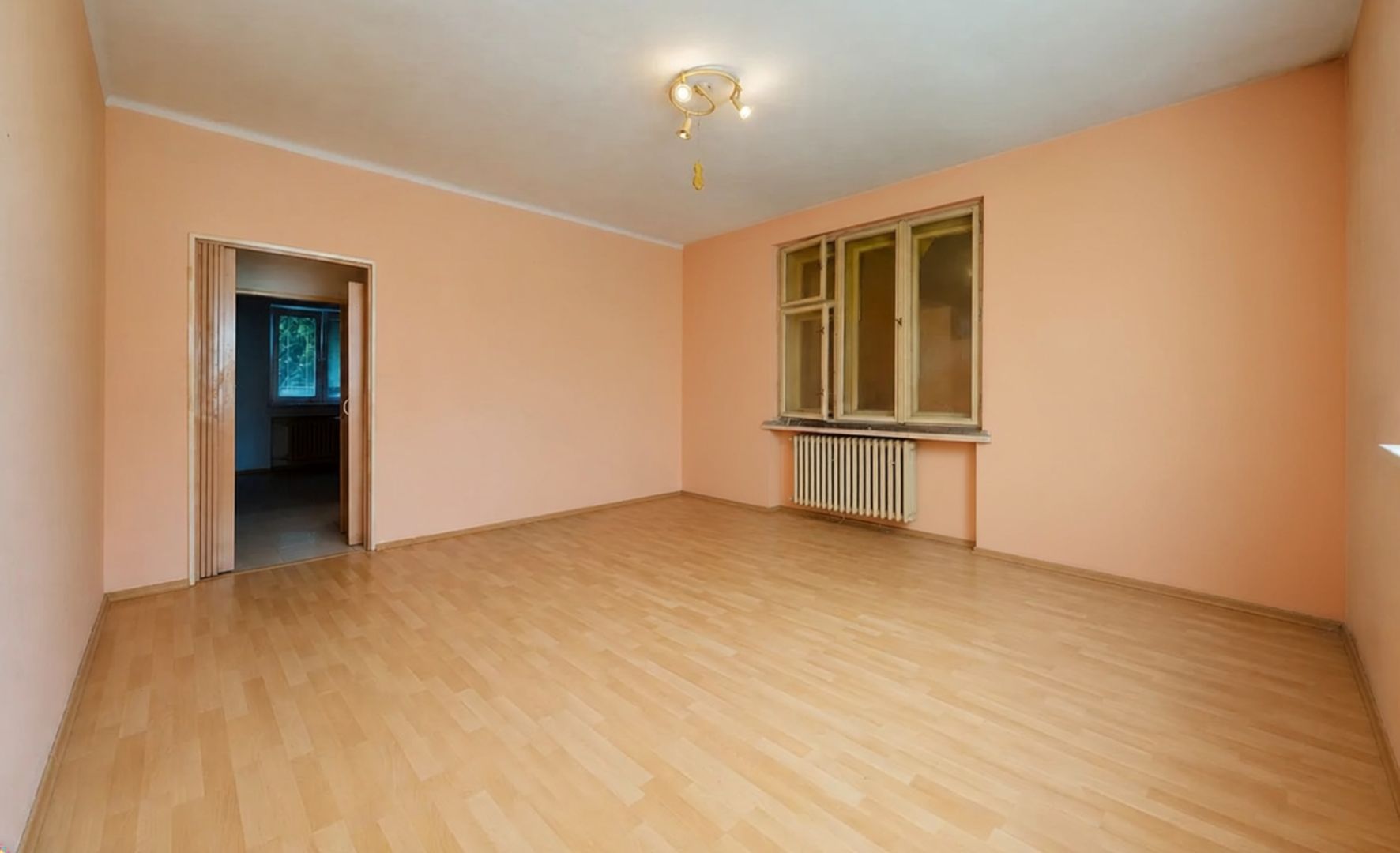 ZNÍŽENÁ CENA 2- izbový byt v pôvodnom stave na Olbrachtovej ulici
