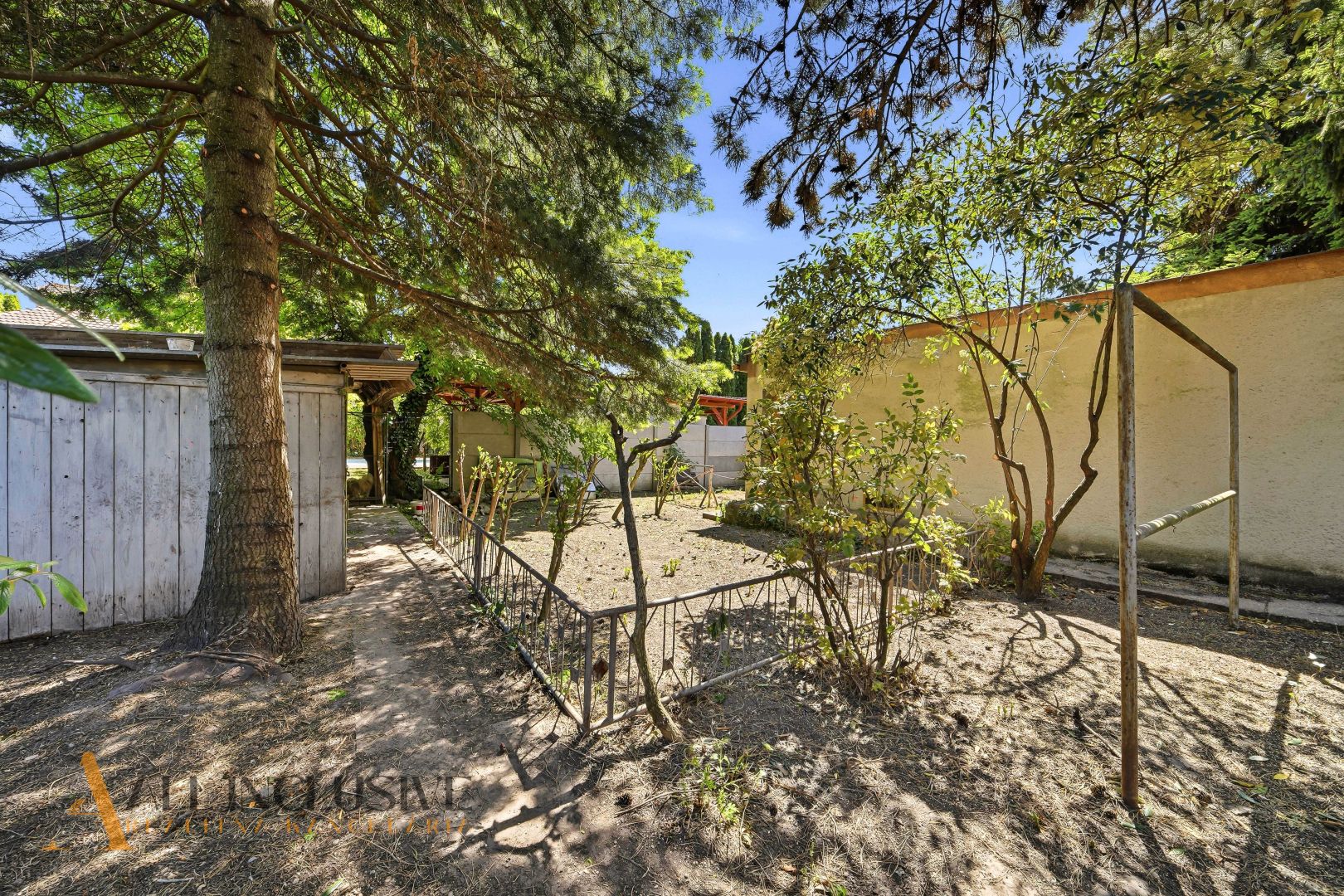 External property image