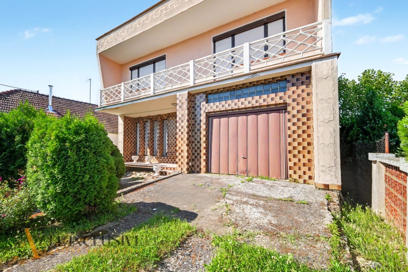External property image