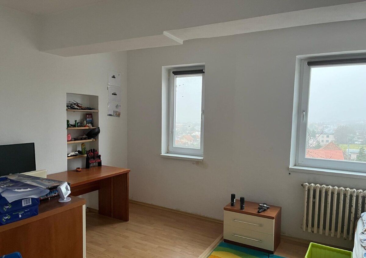 Rodinný dom v Štitároch s výhľadom a pod lesom