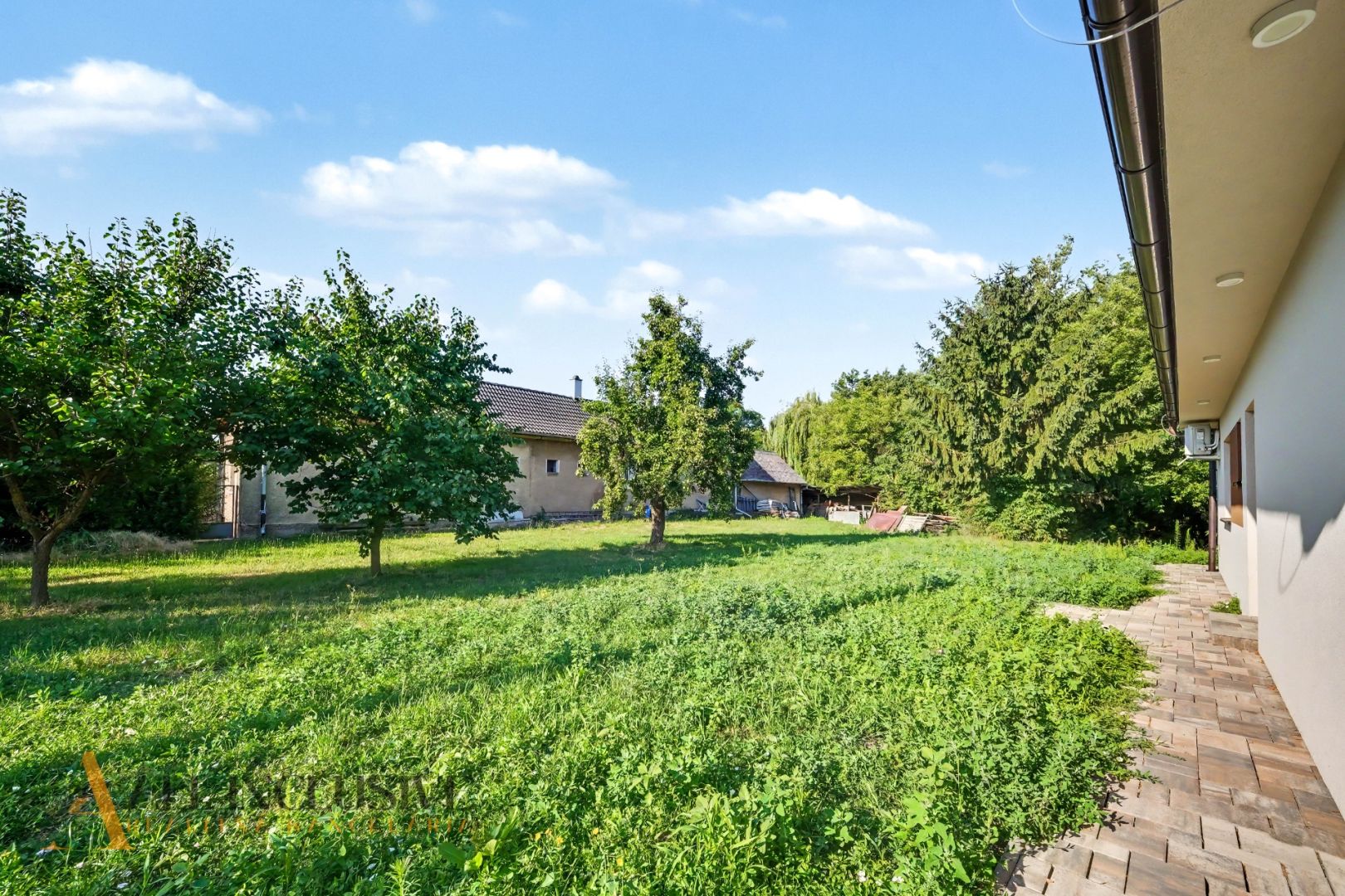 External property image