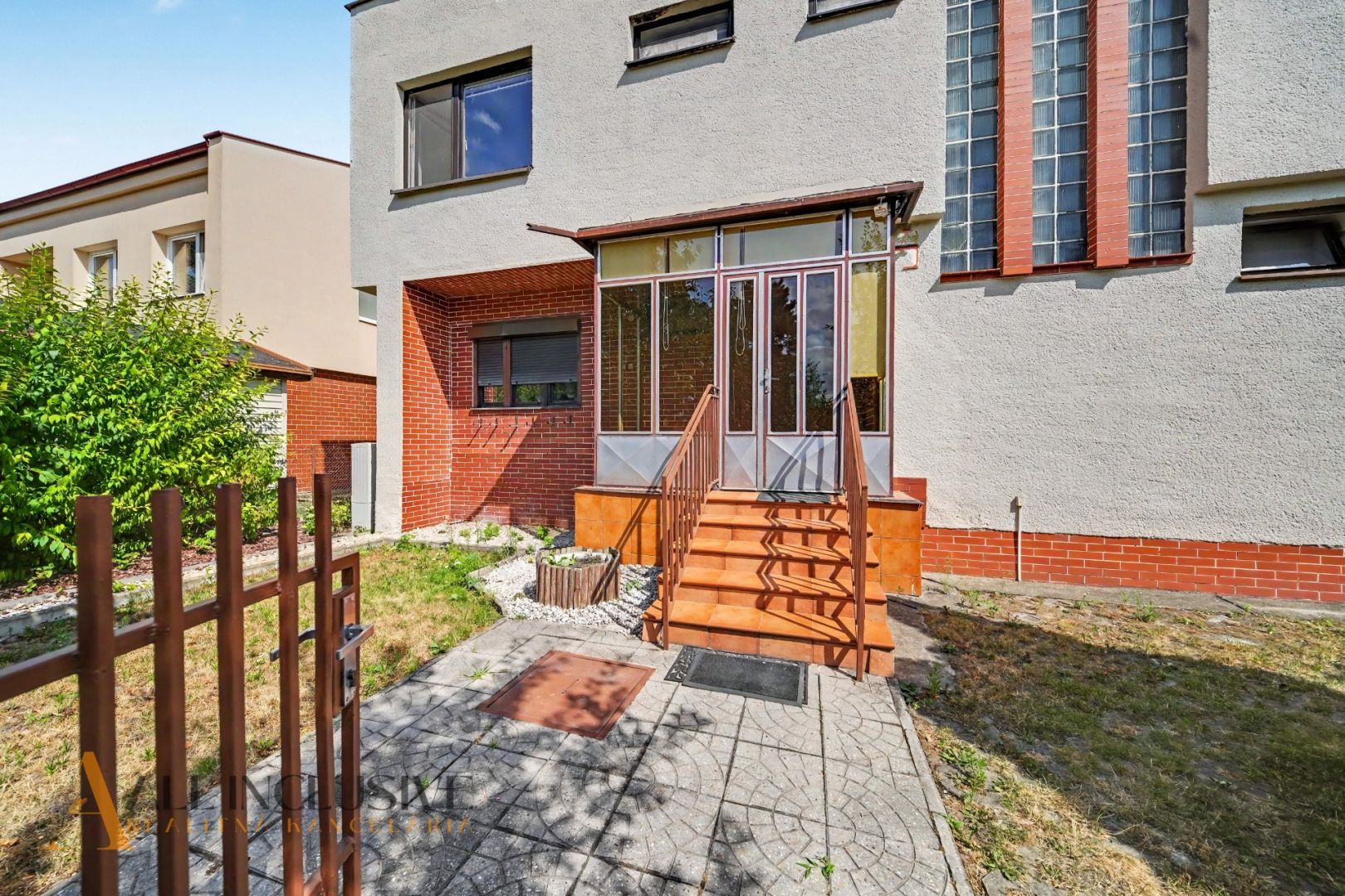 External property image