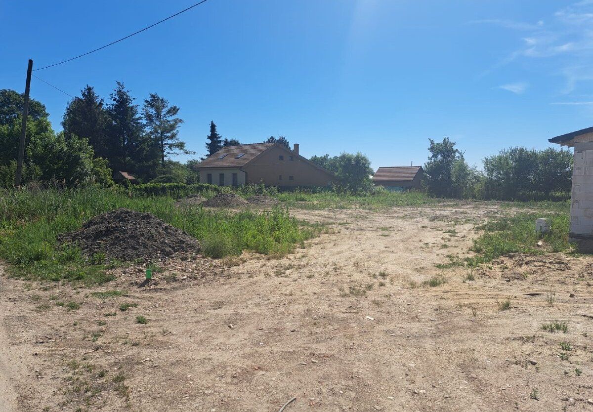 Pozemok v obci Láb