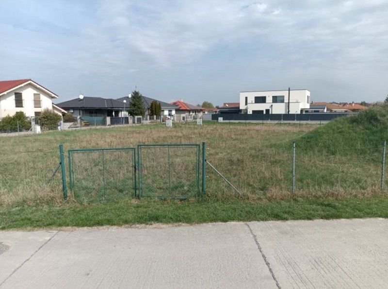 Pozemok v Dunajskej Lužnej