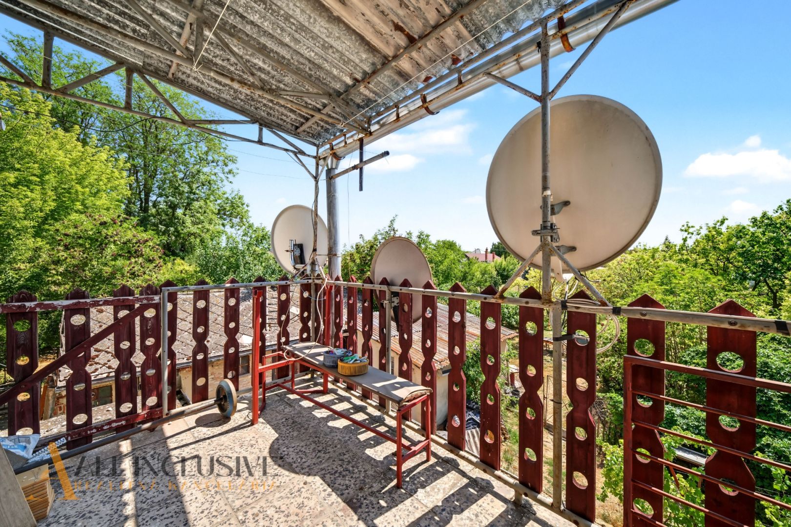 External property image