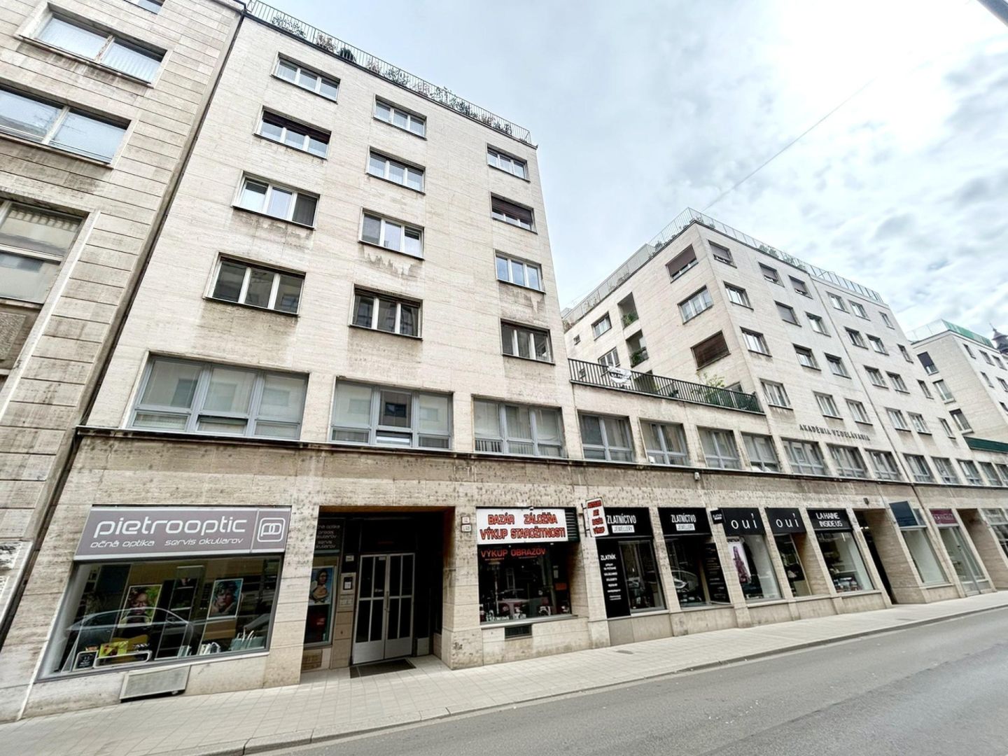 Elegantný dizajnový 101m2 zrekonštruovaný byt v absolútnom centre- top