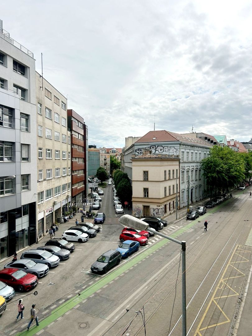 Elegantný dizajnový 101m2 zrekonštruovaný byt v absolútnom centre- top