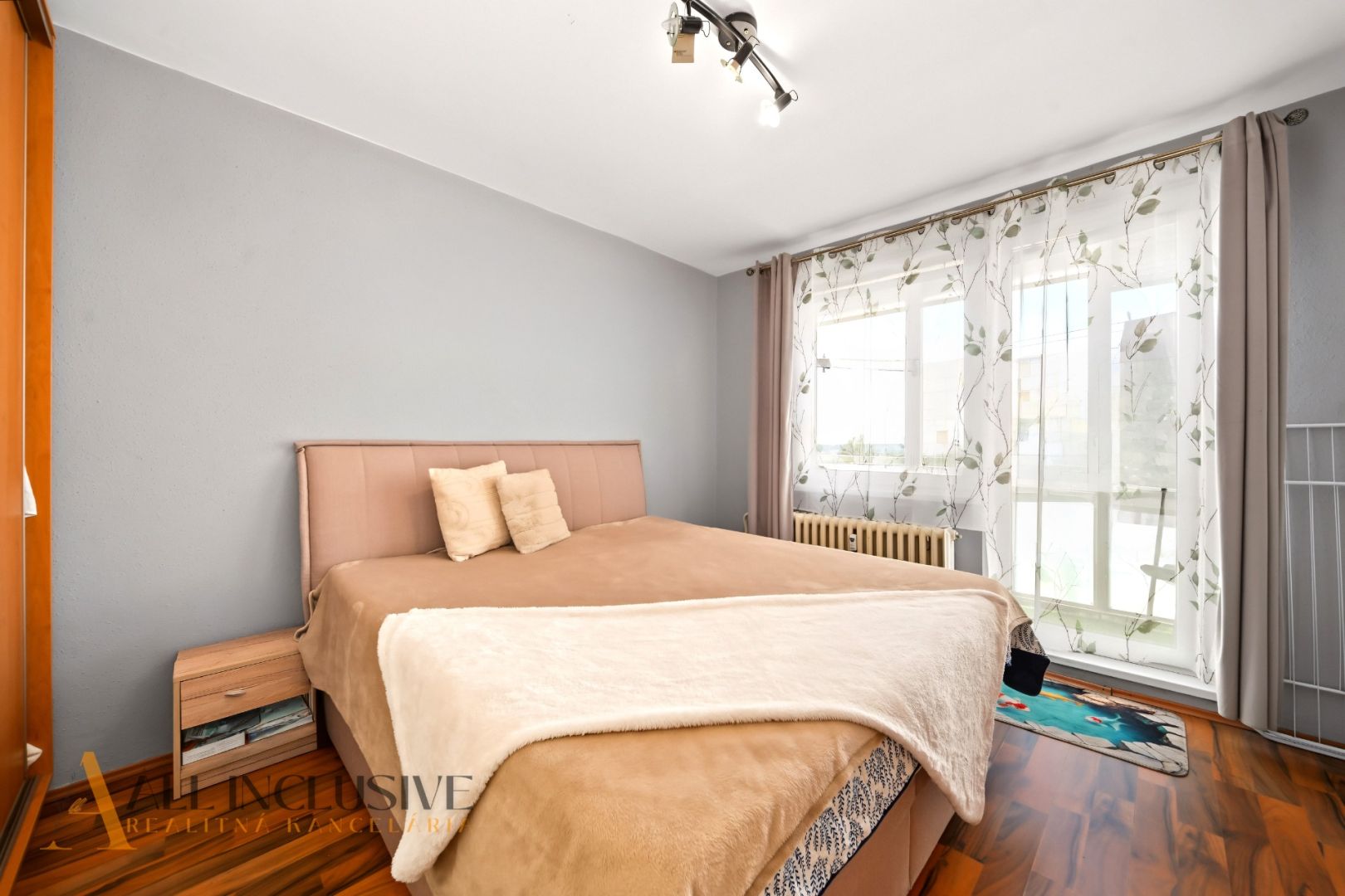 External property image