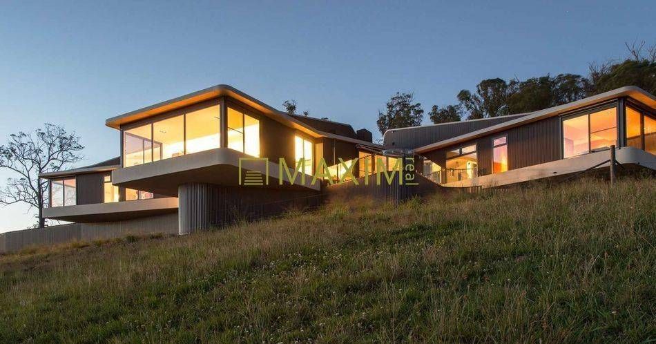 Slnečný takmer hektárový pozemok (9410m²) v k.ú. Kuchyňa s nádherným p