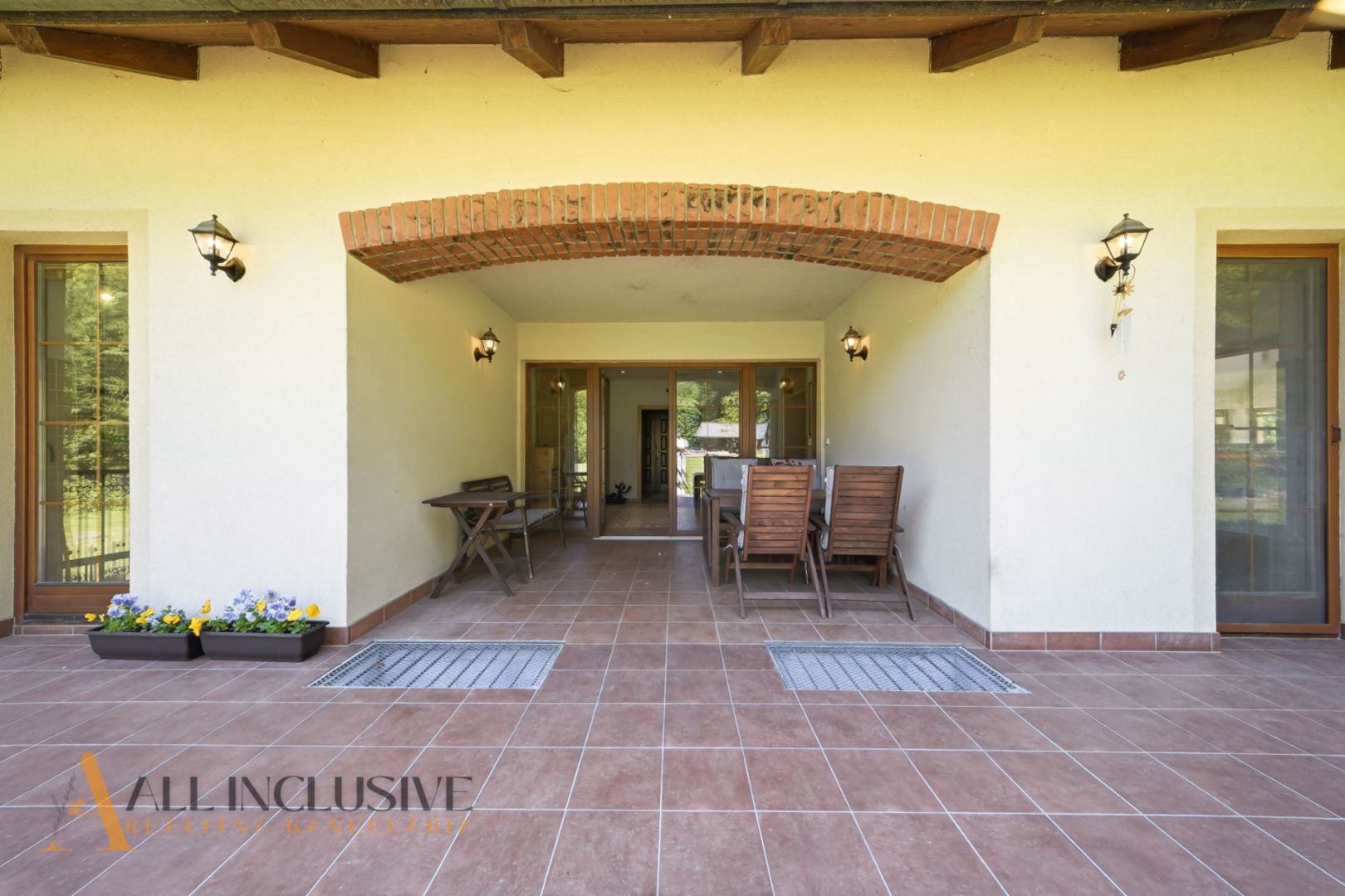 External property image
