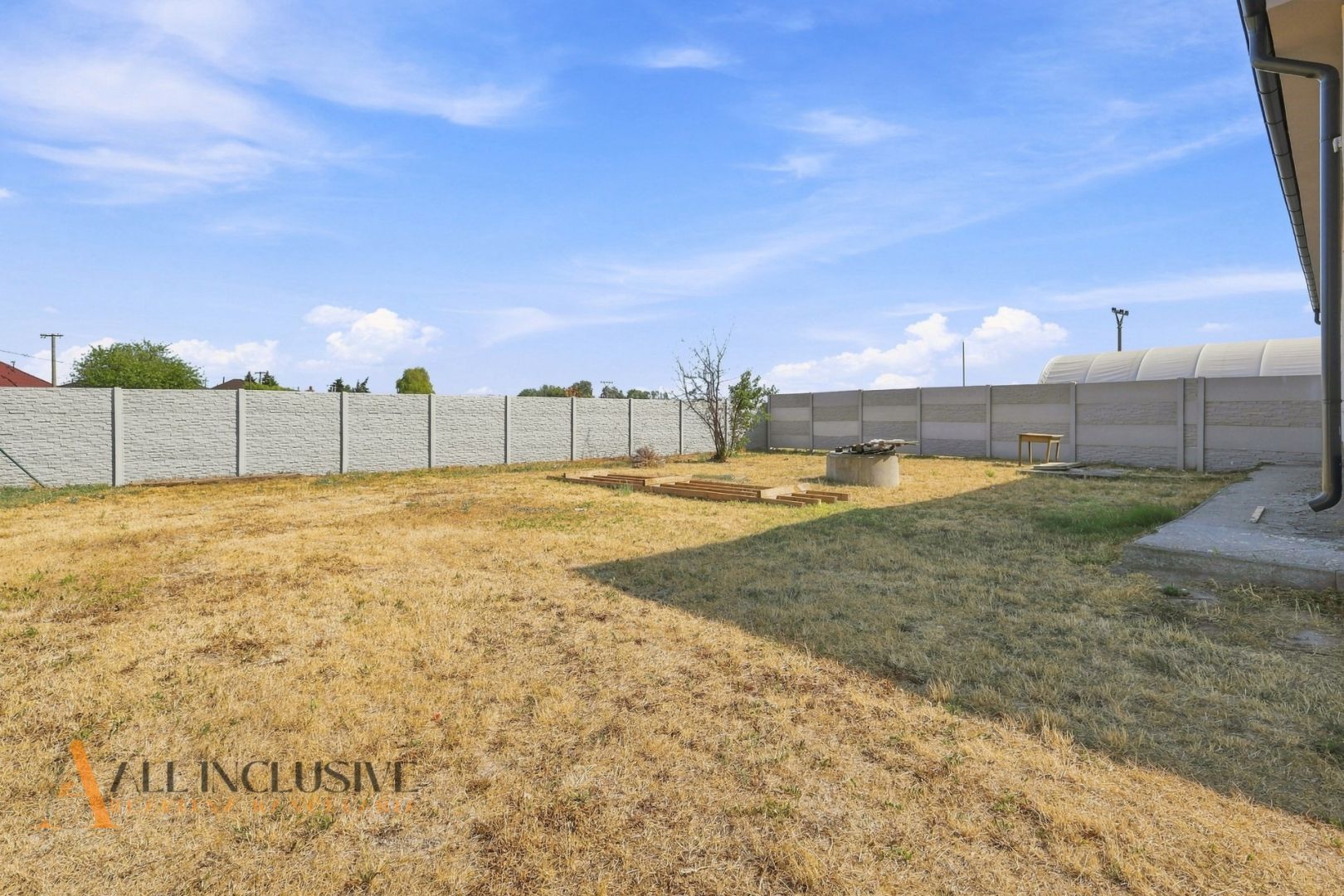 External property image