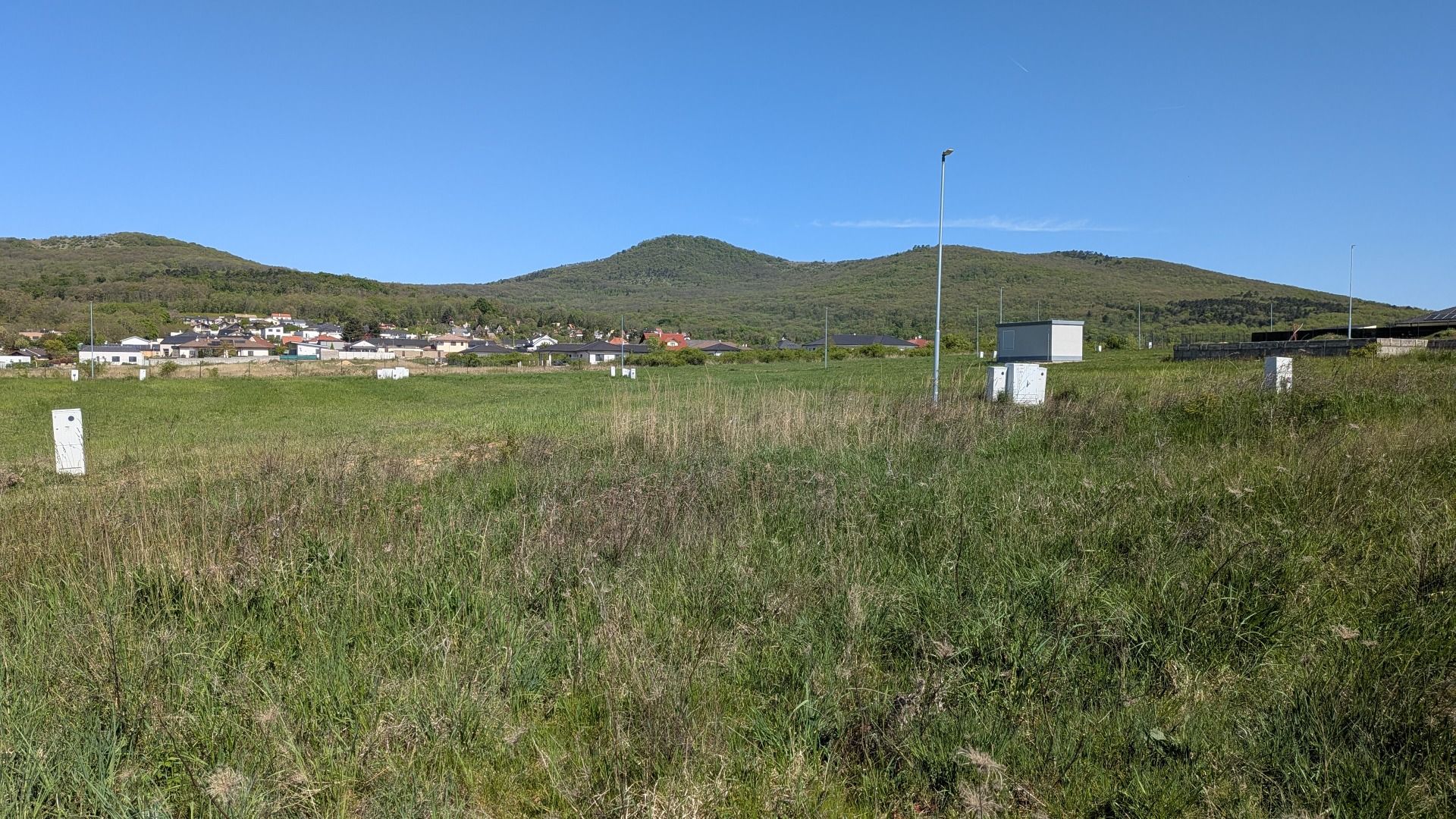 Stavebný pozemok v Štitároch 764 m2 s výhľadom na Nitru