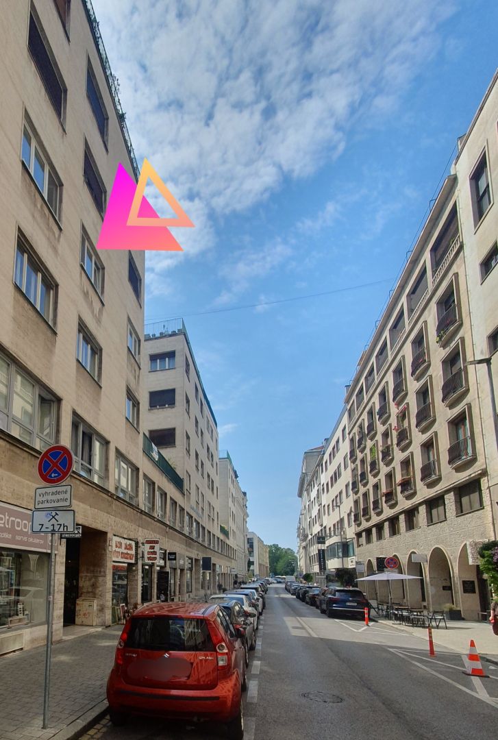 Elegantný svetlý 3i zrekonštruovaný 102m2 byt v historickom centre TOP