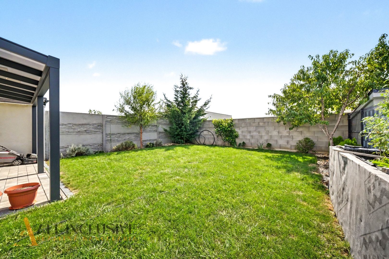 External property image