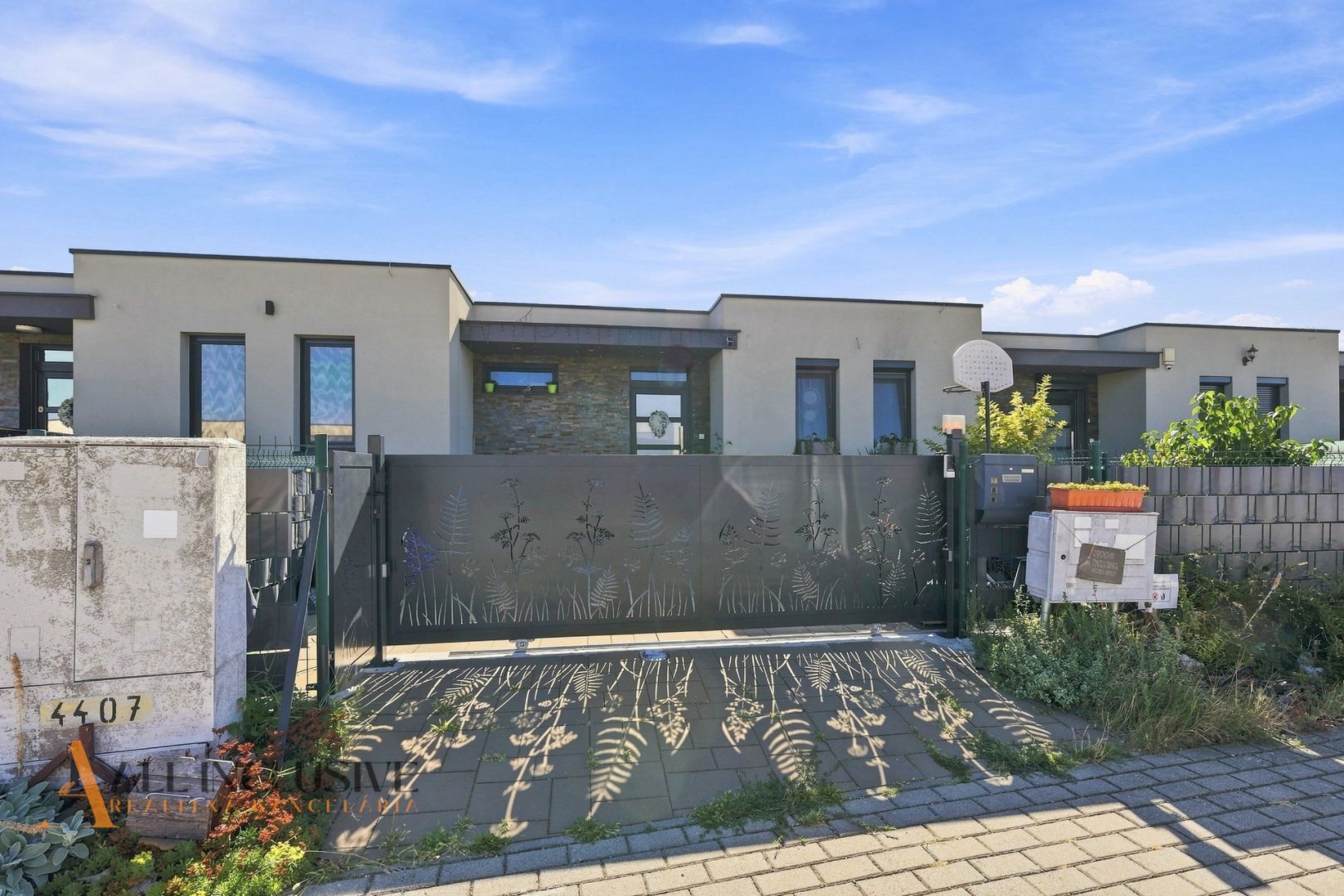 External property image