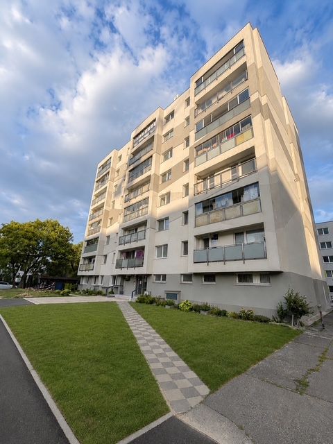 TOP Veľký rodinný 3-izbový byt s vlastným kúrením, loggiou a parkovaní