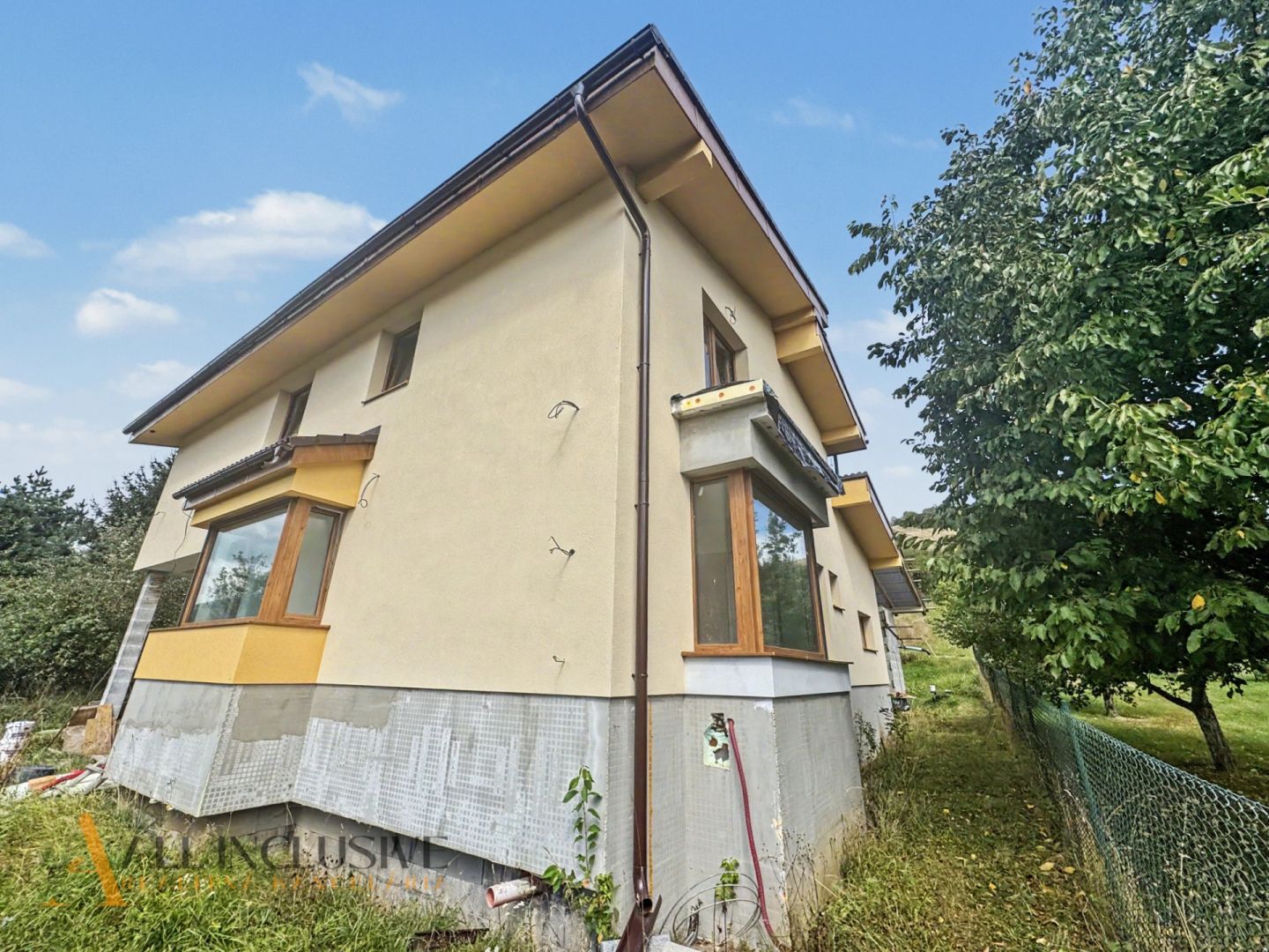 External property image