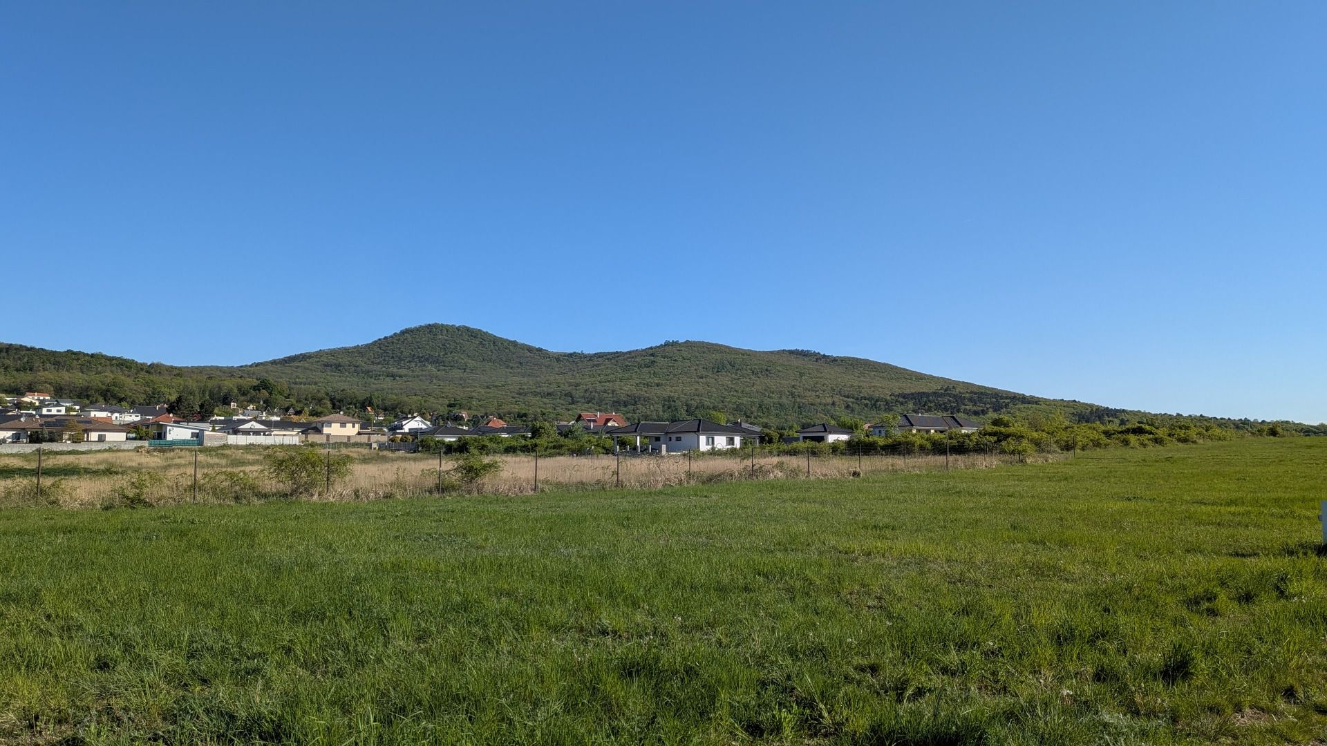 Stavebný pozemok 720 m2 v Štitároch